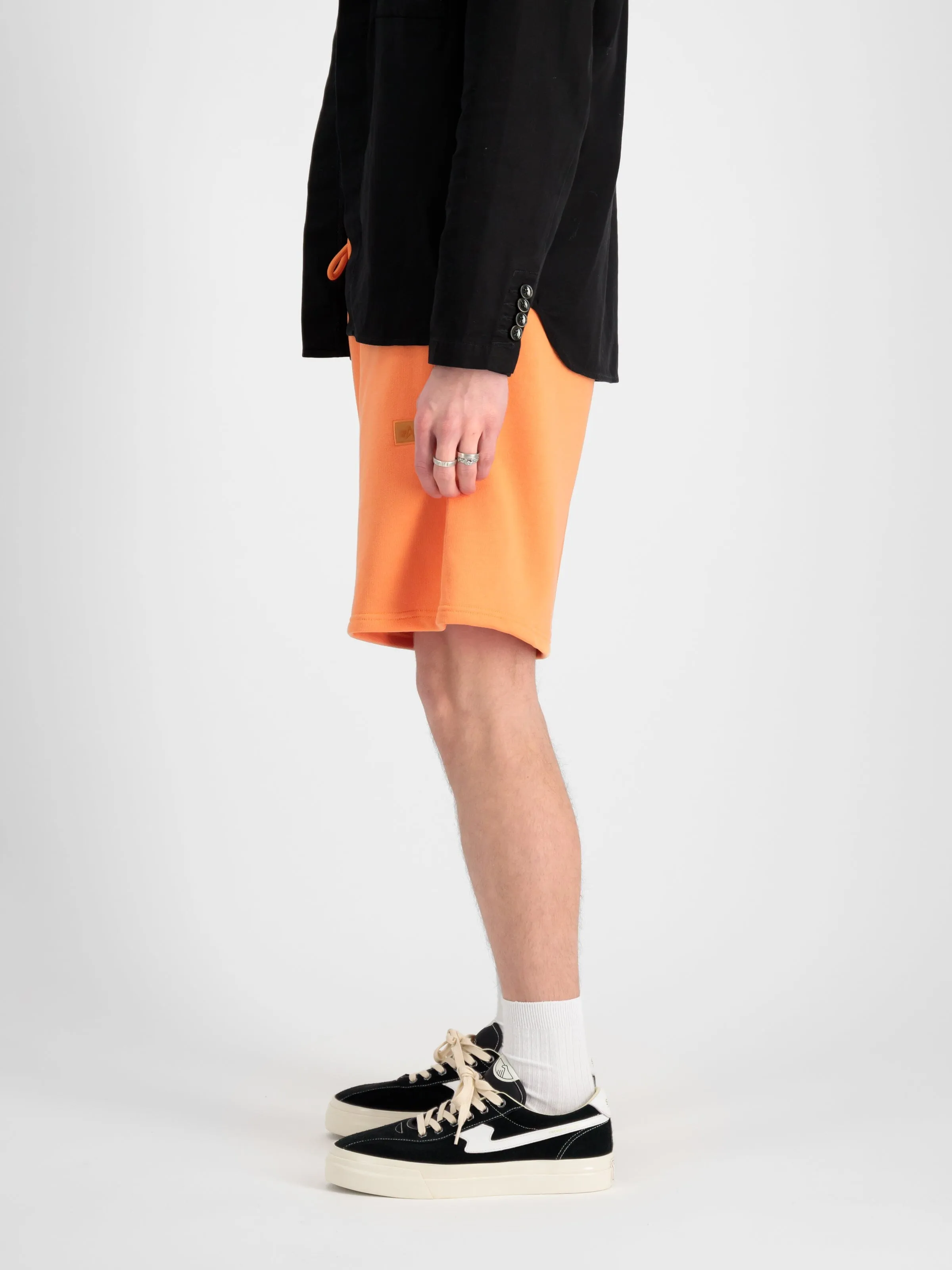 ALPHA ESSENTIAL RELAXED SHORT