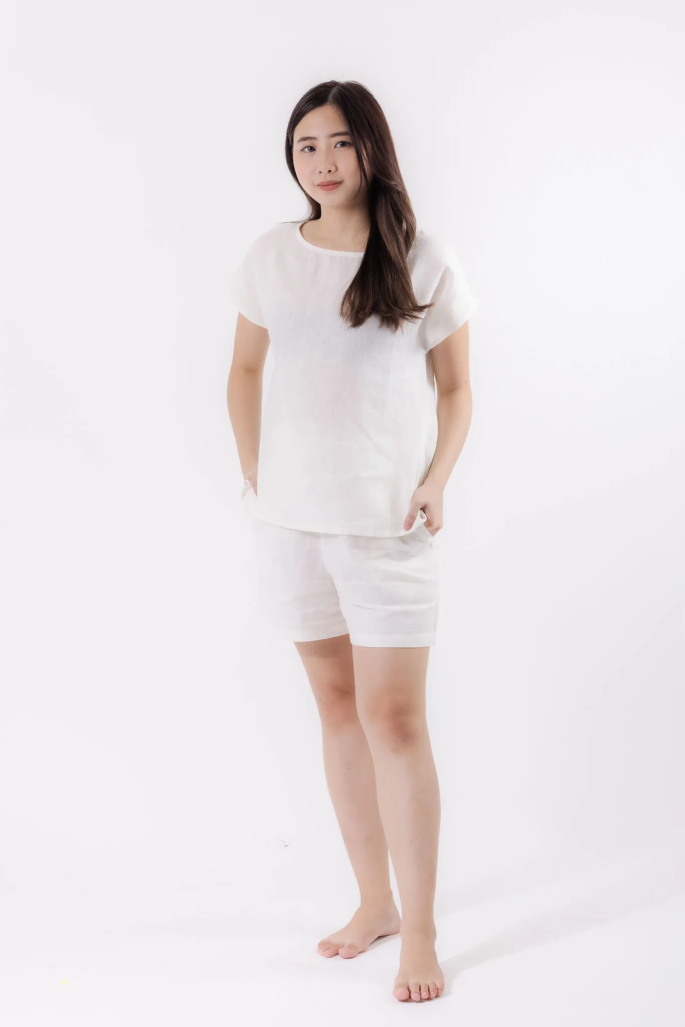 Linen Relaxed Shorts in White