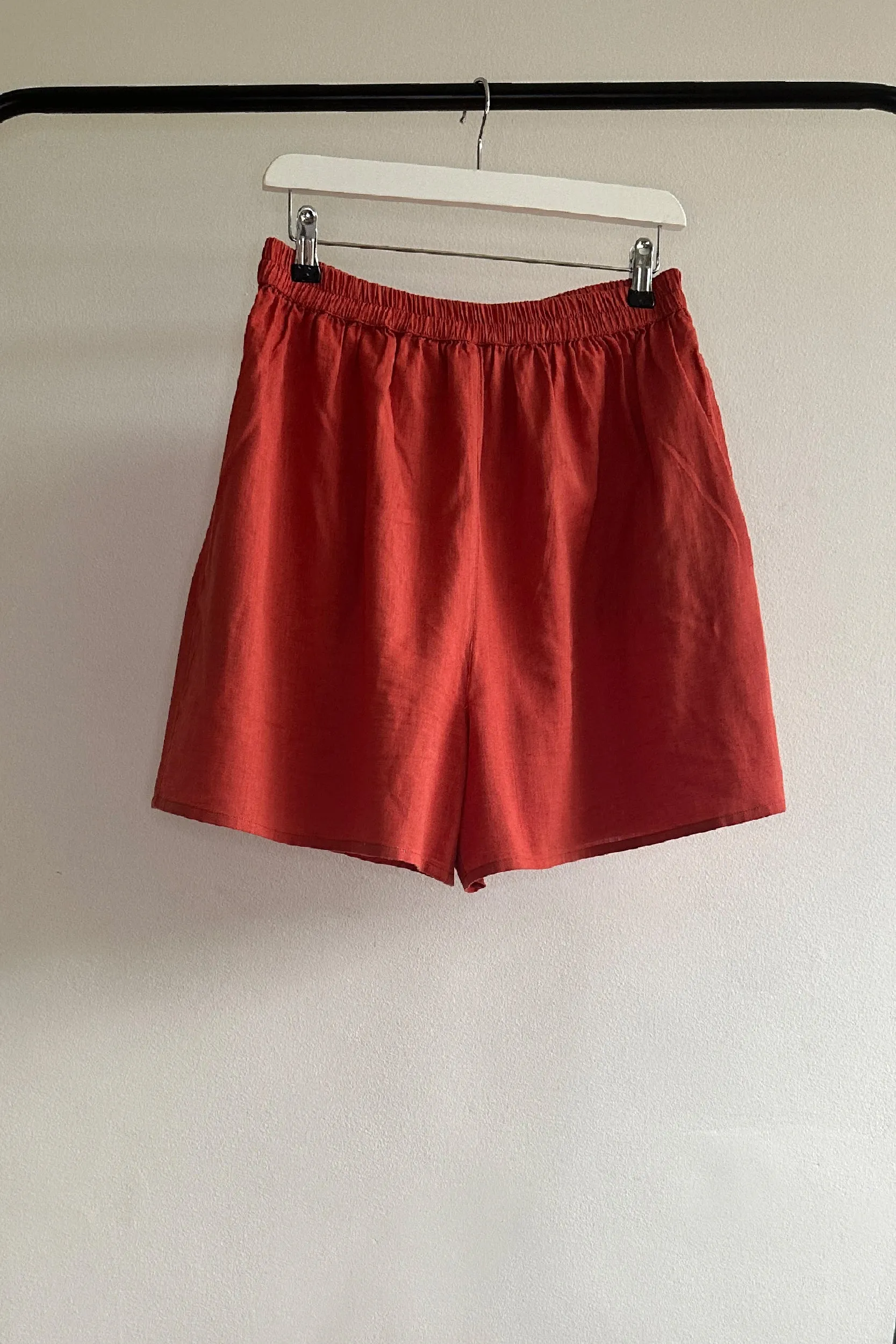 RELAXED LINEN SHORTS